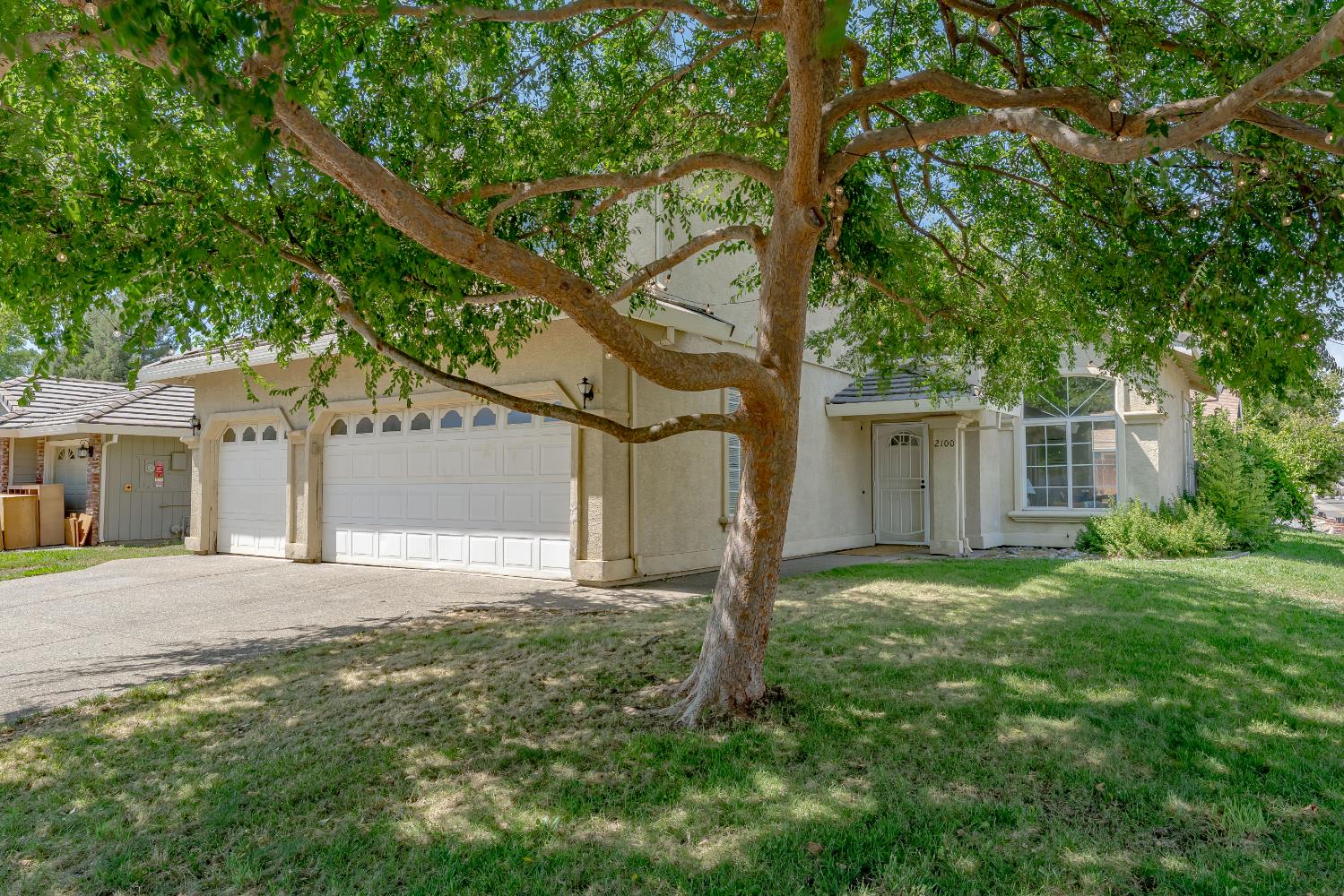2100 Boyden Drive