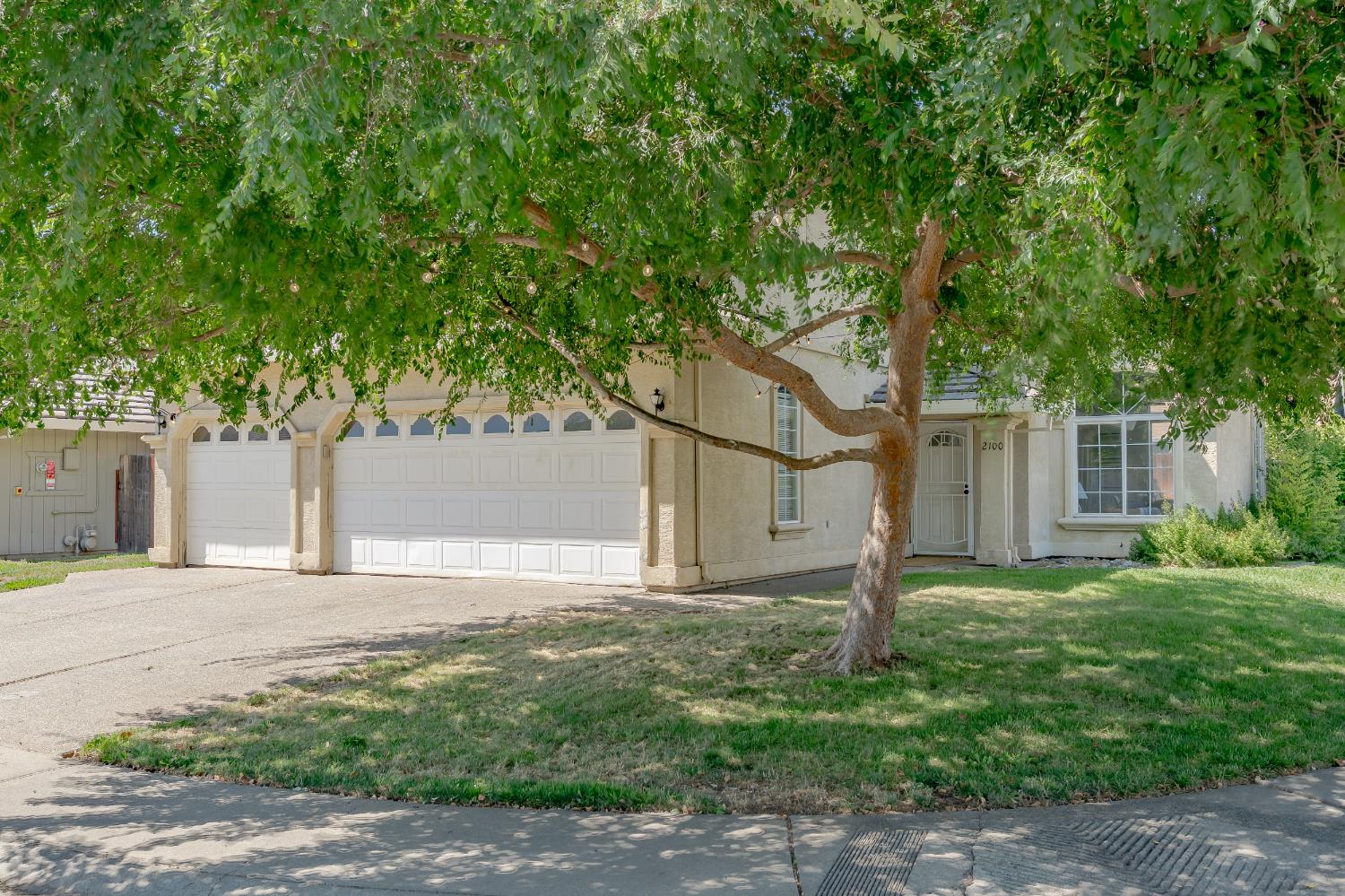 2100 Boyden Drive
