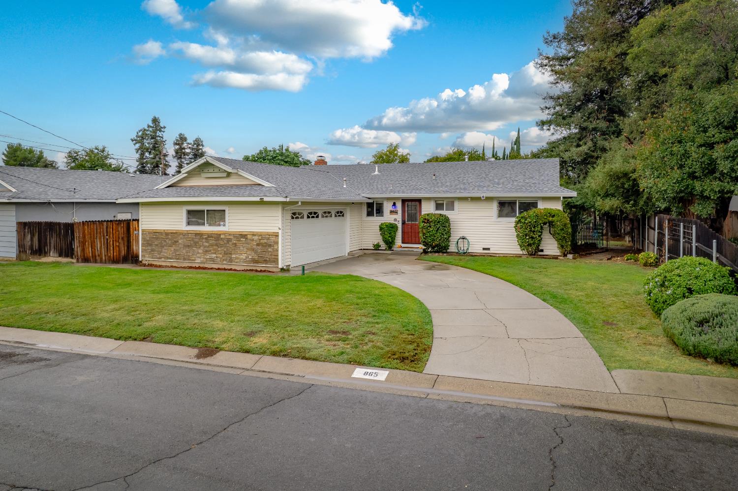 865 S Barrett Road