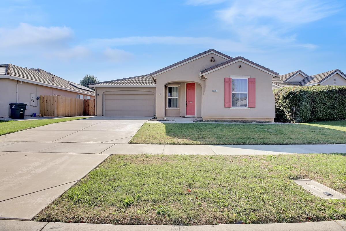2204 Summerfield Lane