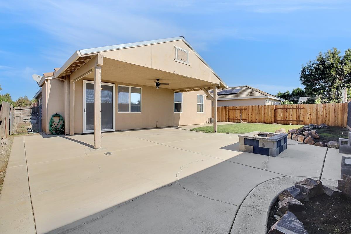 2204 Summerfield Lane