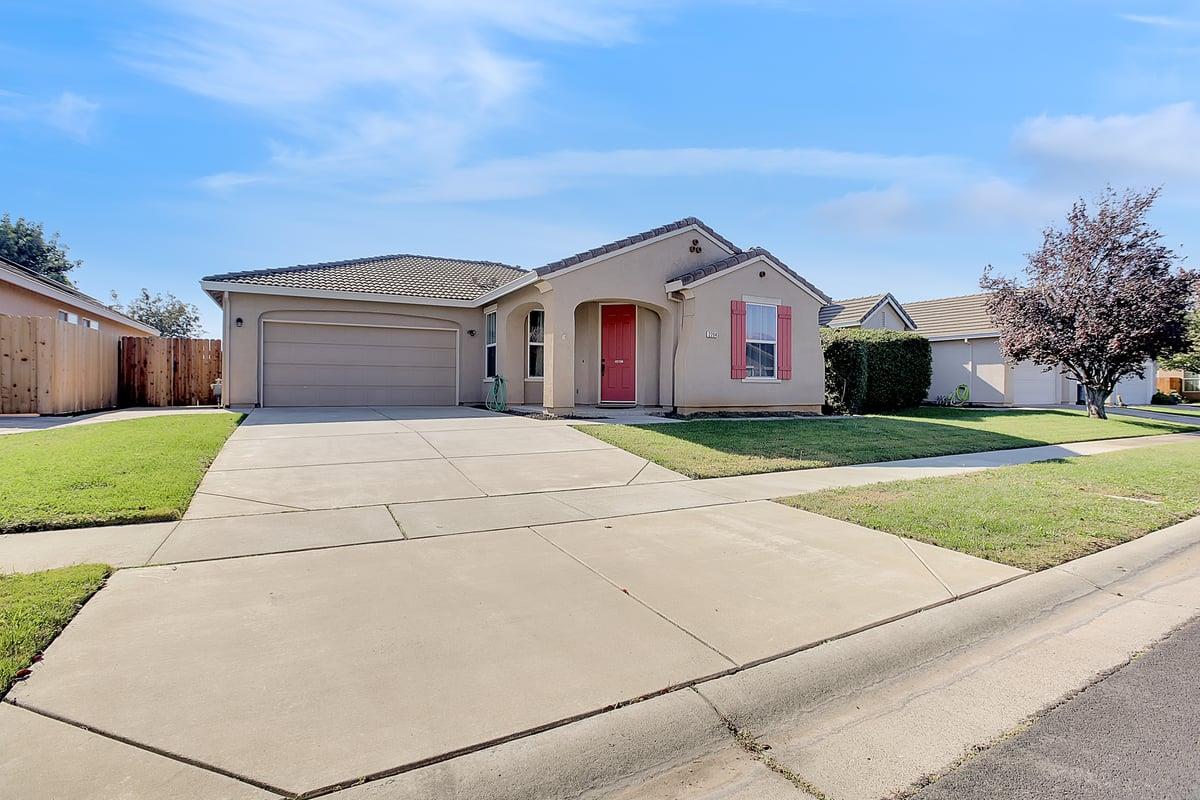 2204 Summerfield Lane