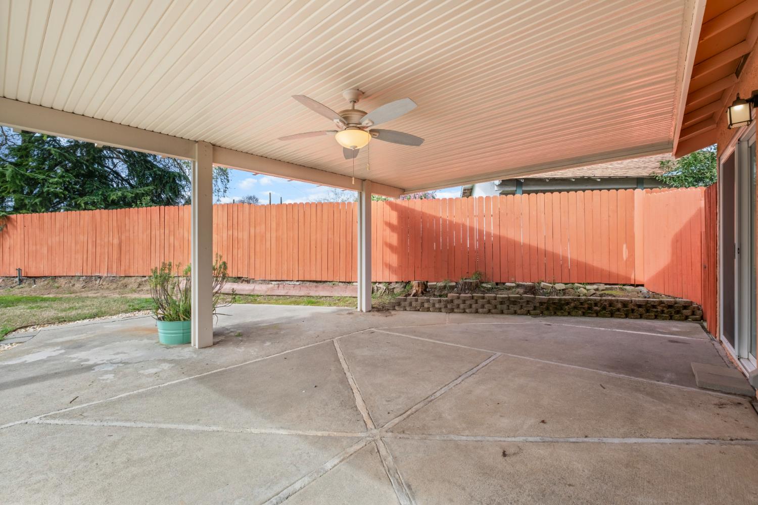 6939 Escallonia Drive