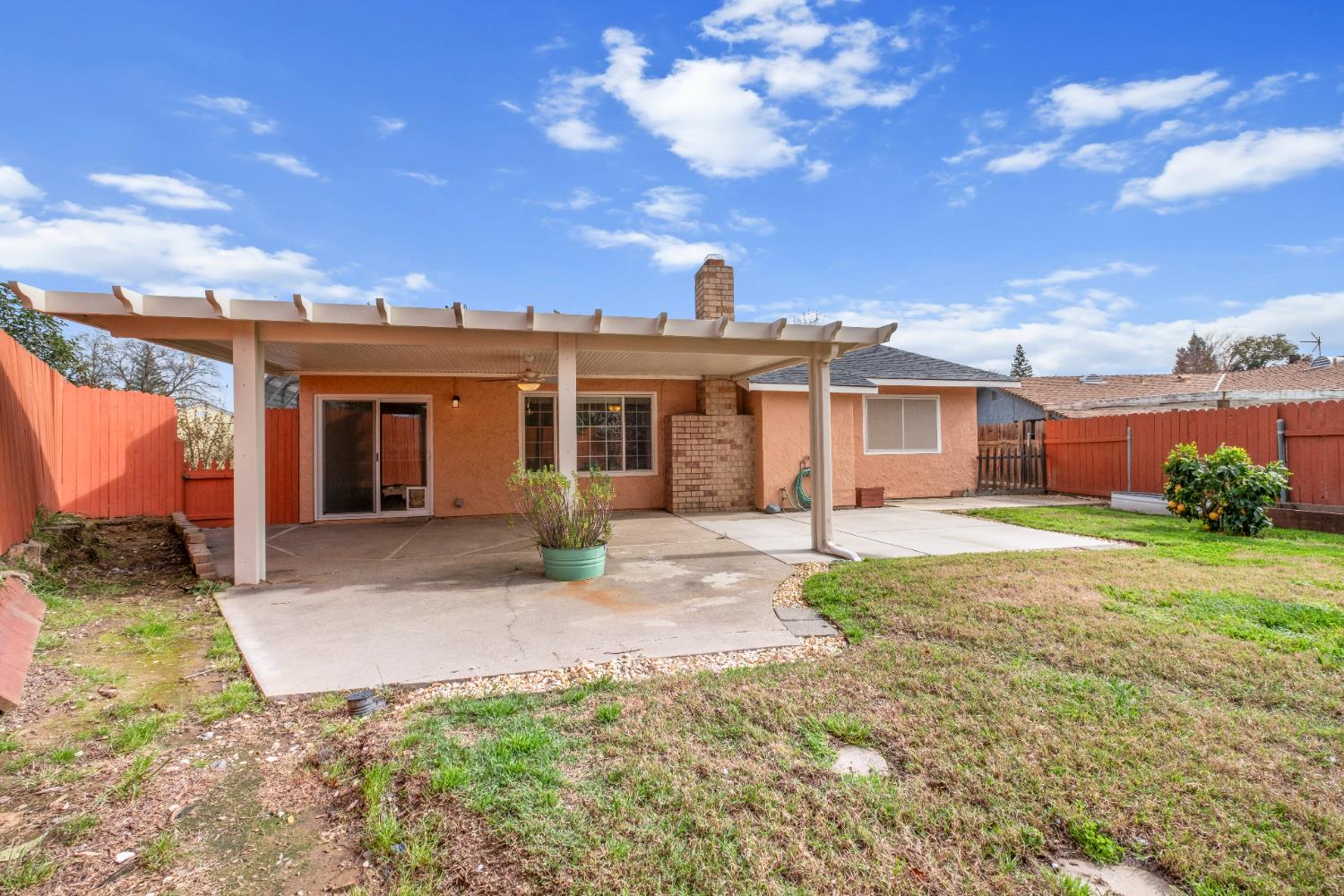 6939 Escallonia Drive