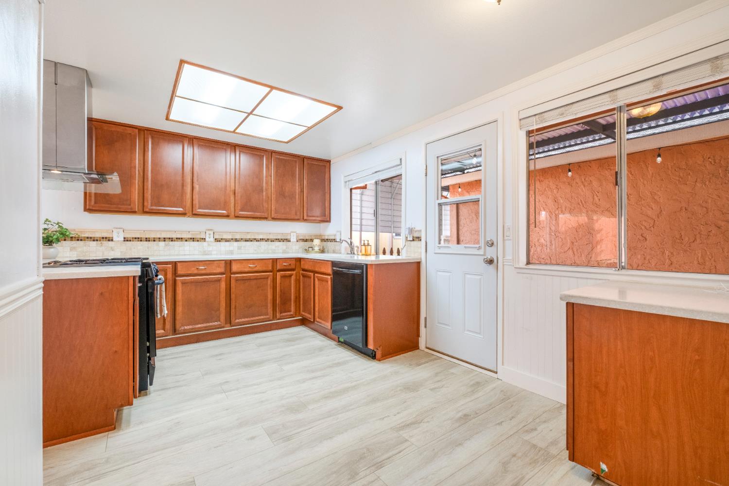 6939 Escallonia Drive