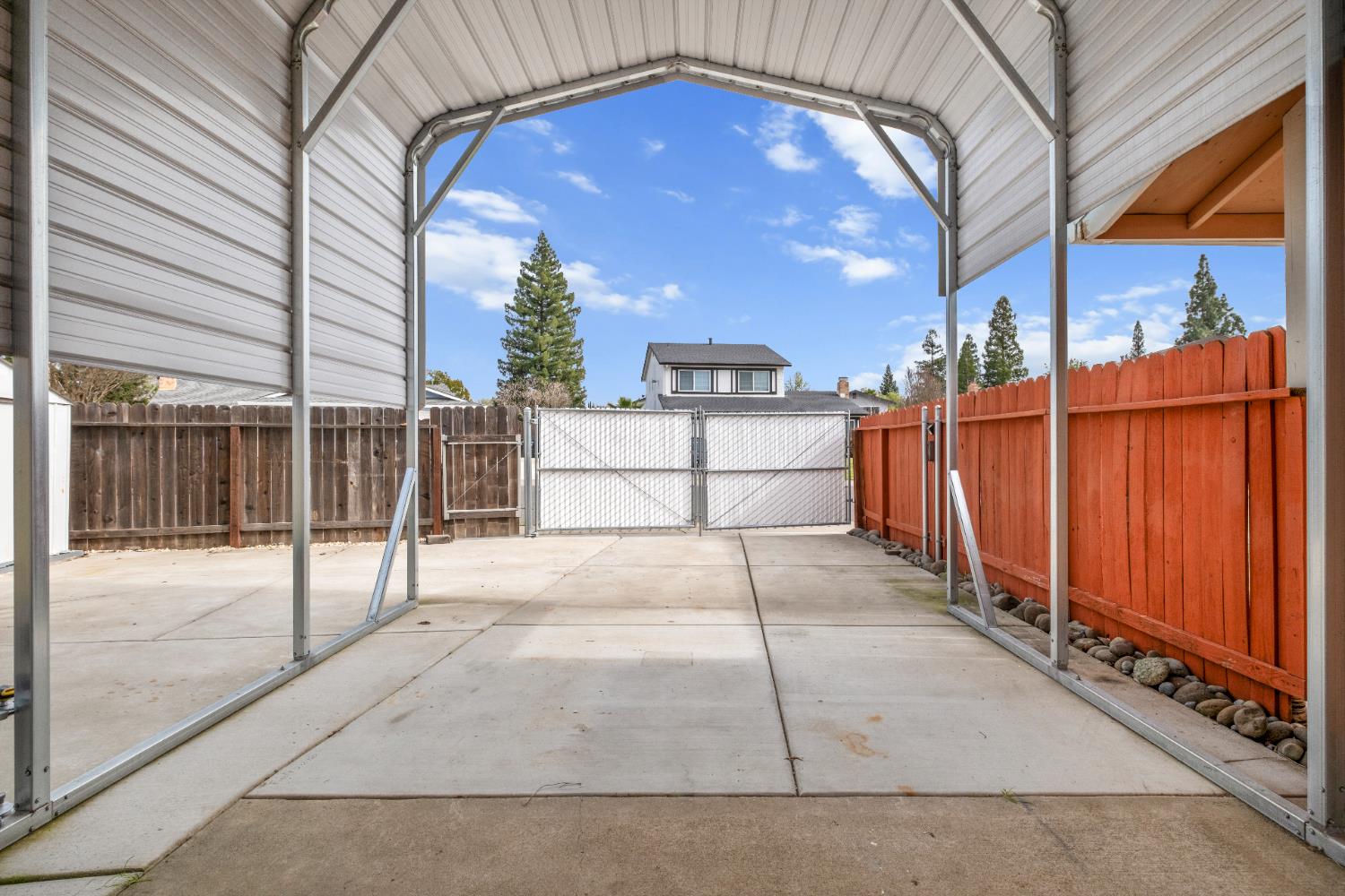 6939 Escallonia Drive