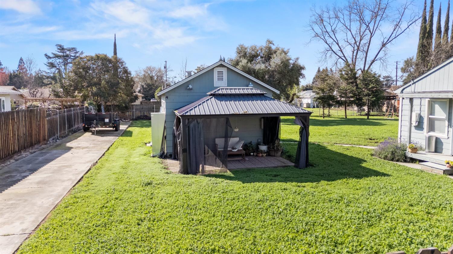 980 McCall Avenue