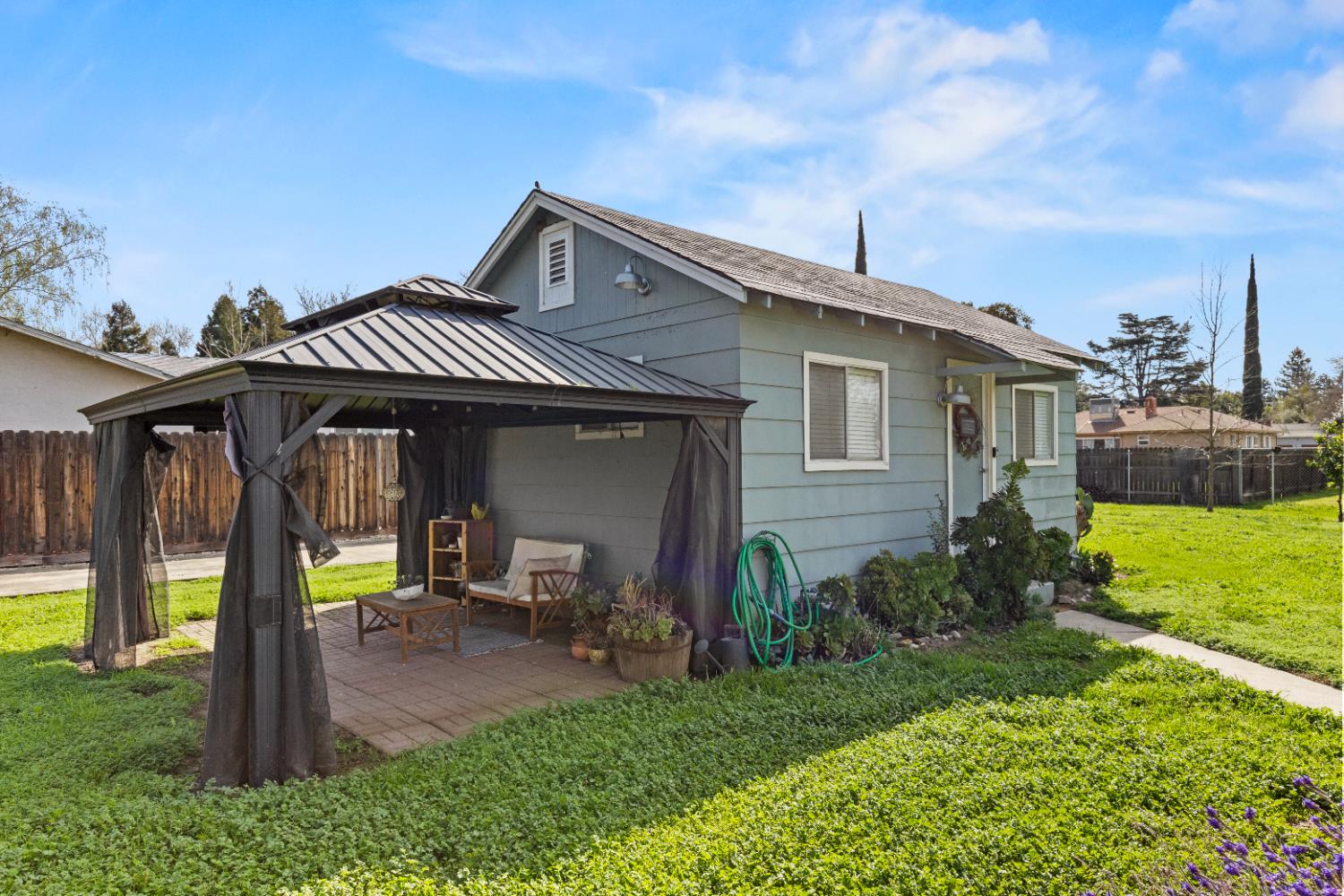 980 McCall Avenue