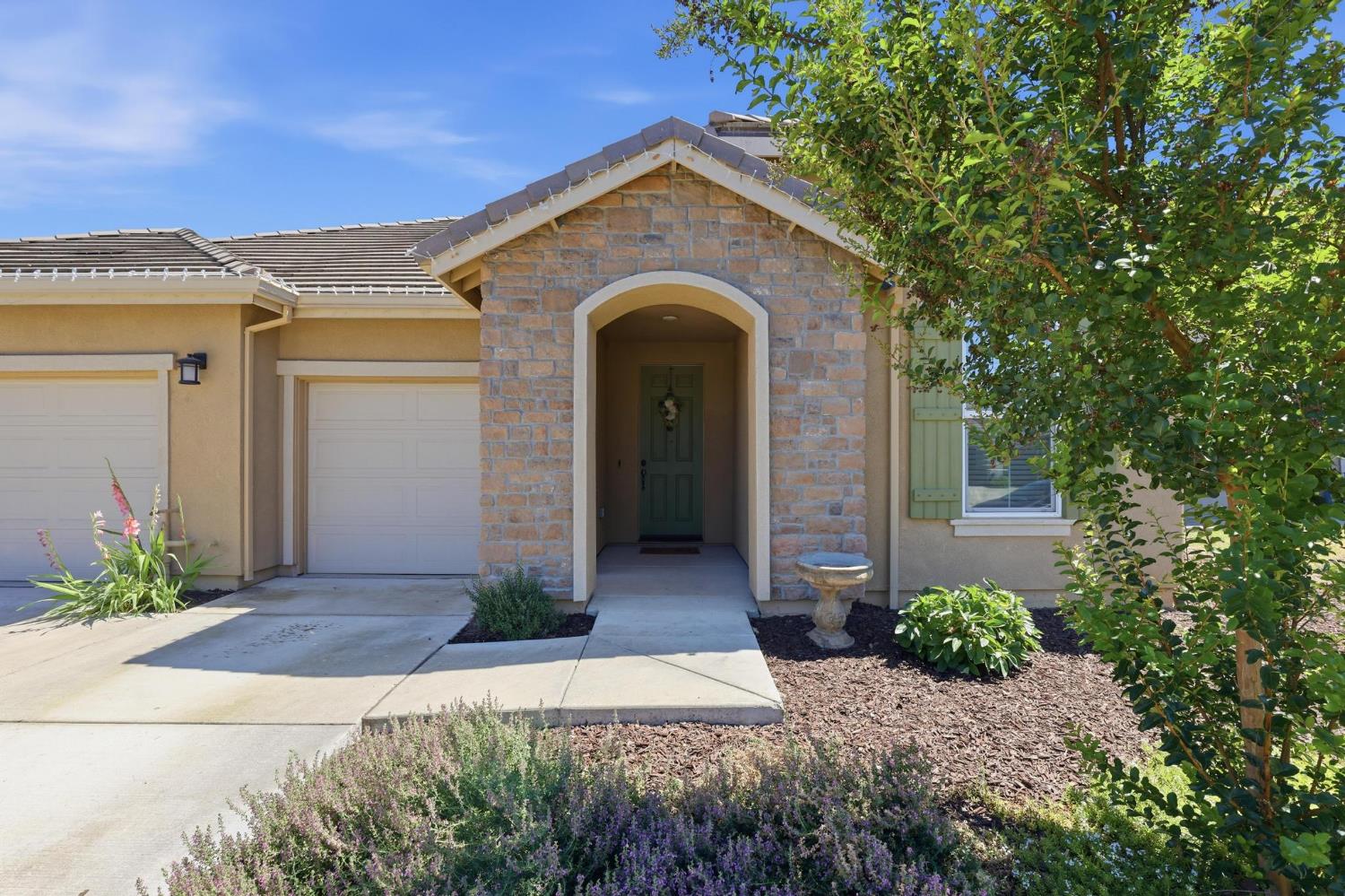 1070 Hacienda Drive