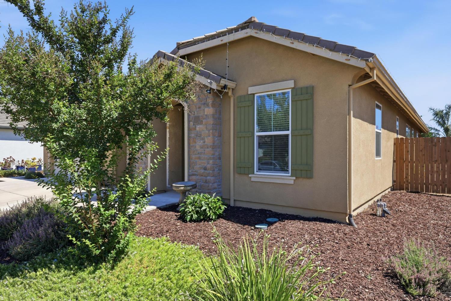 1070 Hacienda Drive