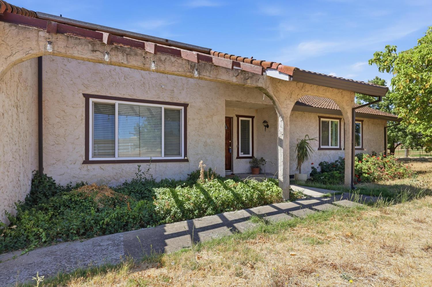 3218 Las Quintas Way