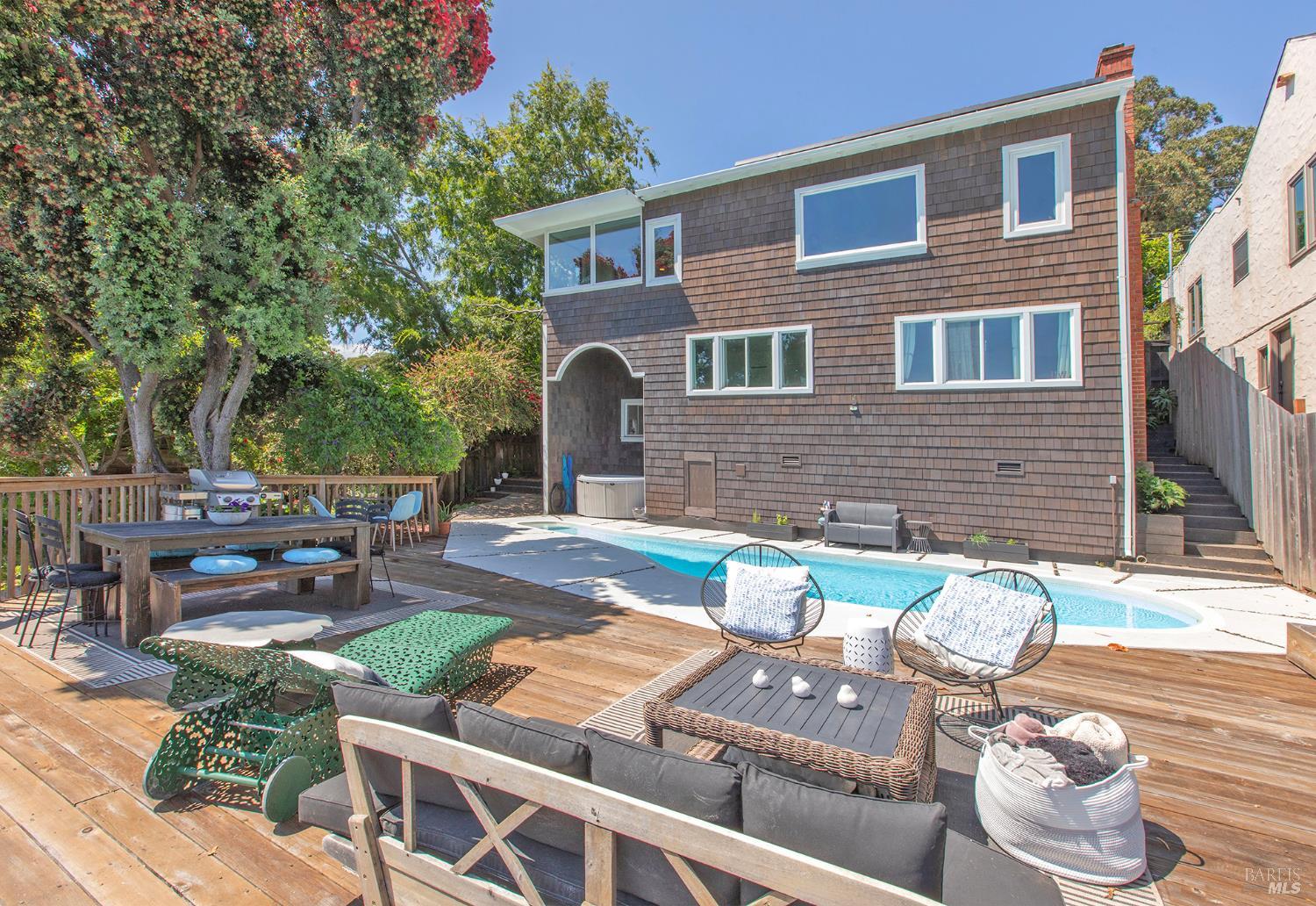 32 Alta Vista Way