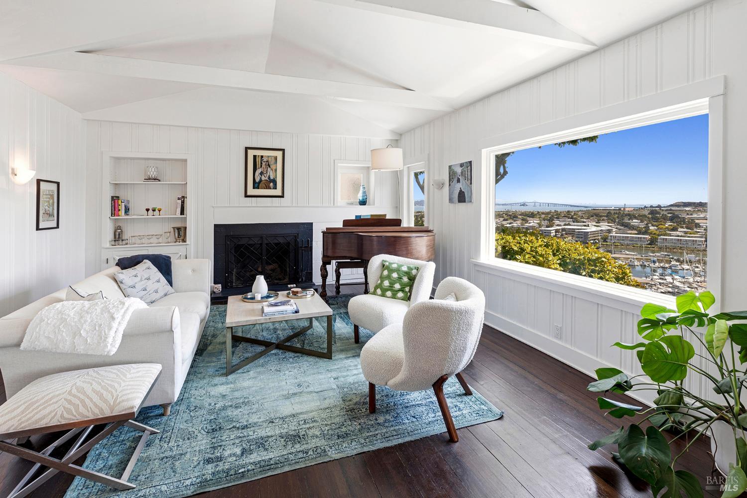 32 Alta Vista Way