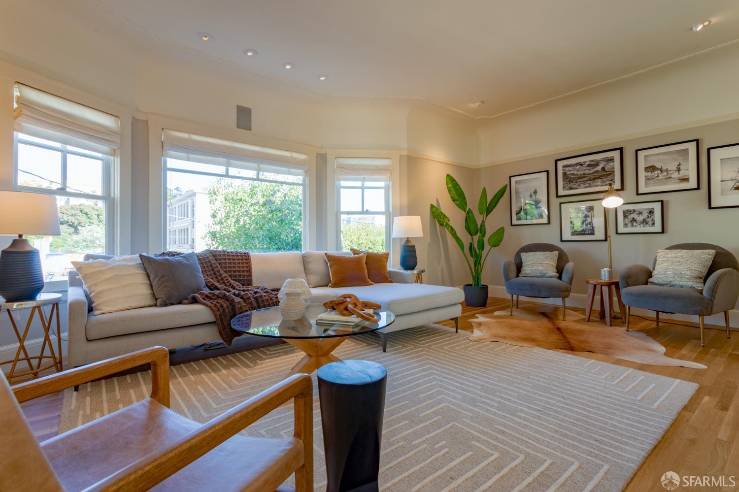 2067 Hayes Street Unit: Top