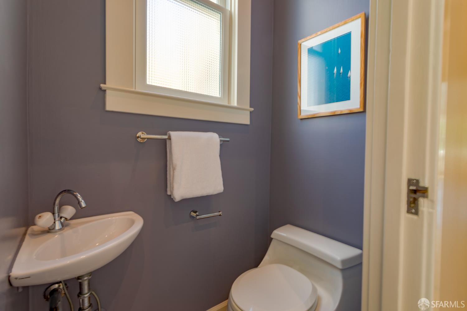 2067 Hayes Street Unit: Top