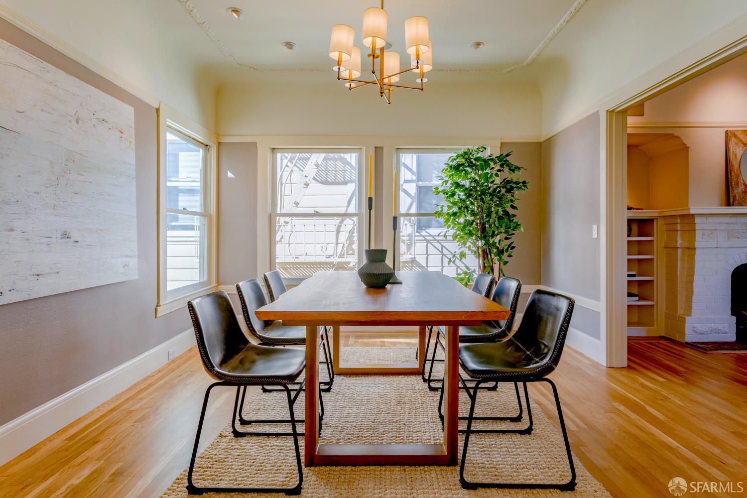 2067 Hayes Street Unit: Top