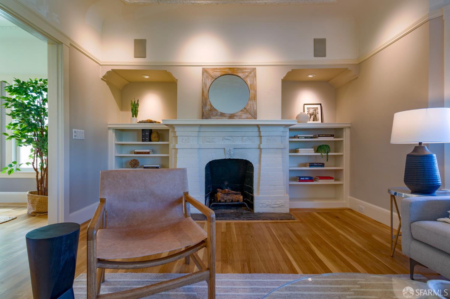 2067 Hayes Street Unit: Top