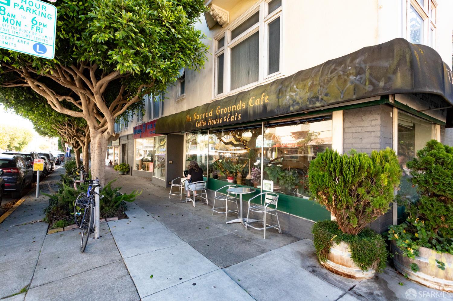 2067 Hayes Street Unit: Top