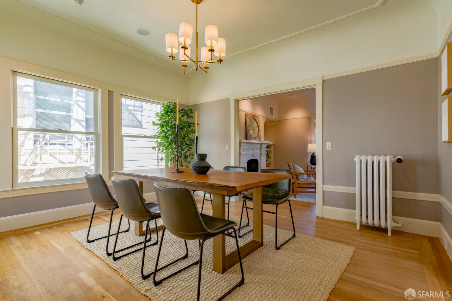 2067 Hayes Street Unit: Top