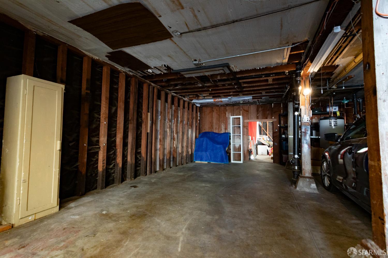 2067 Hayes Street Unit: Top