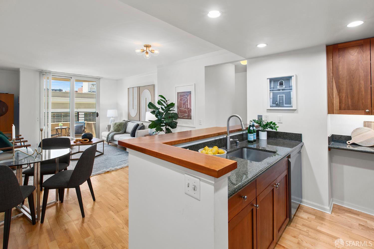 1800 Washington Street # 717