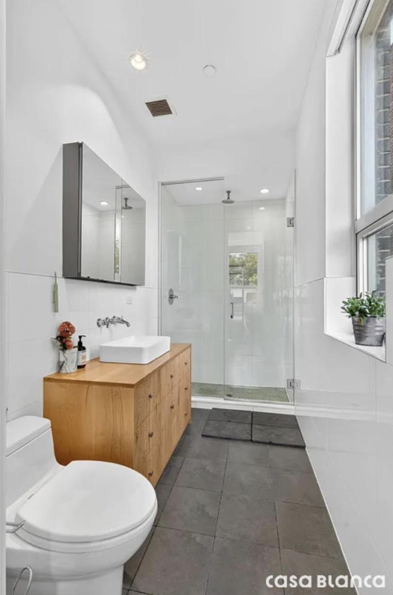128 Newton Street 2A