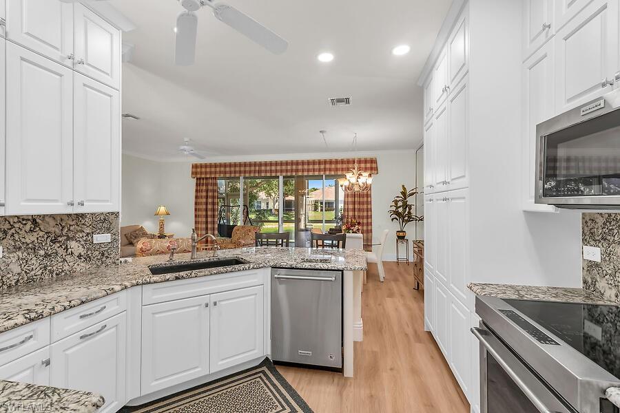 8945 Bristol BEND