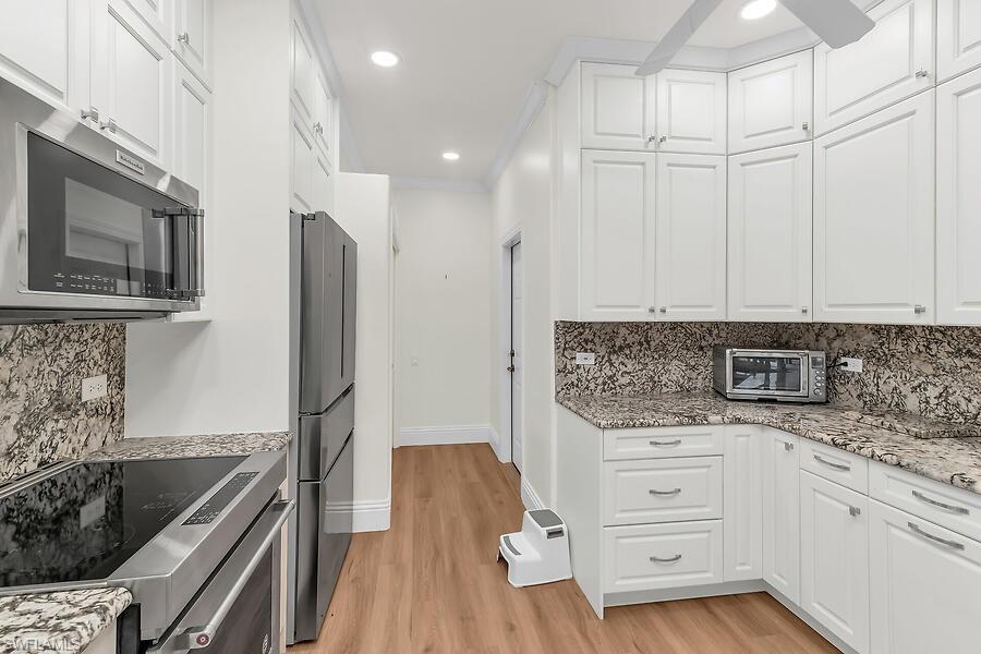 8945 Bristol BEND