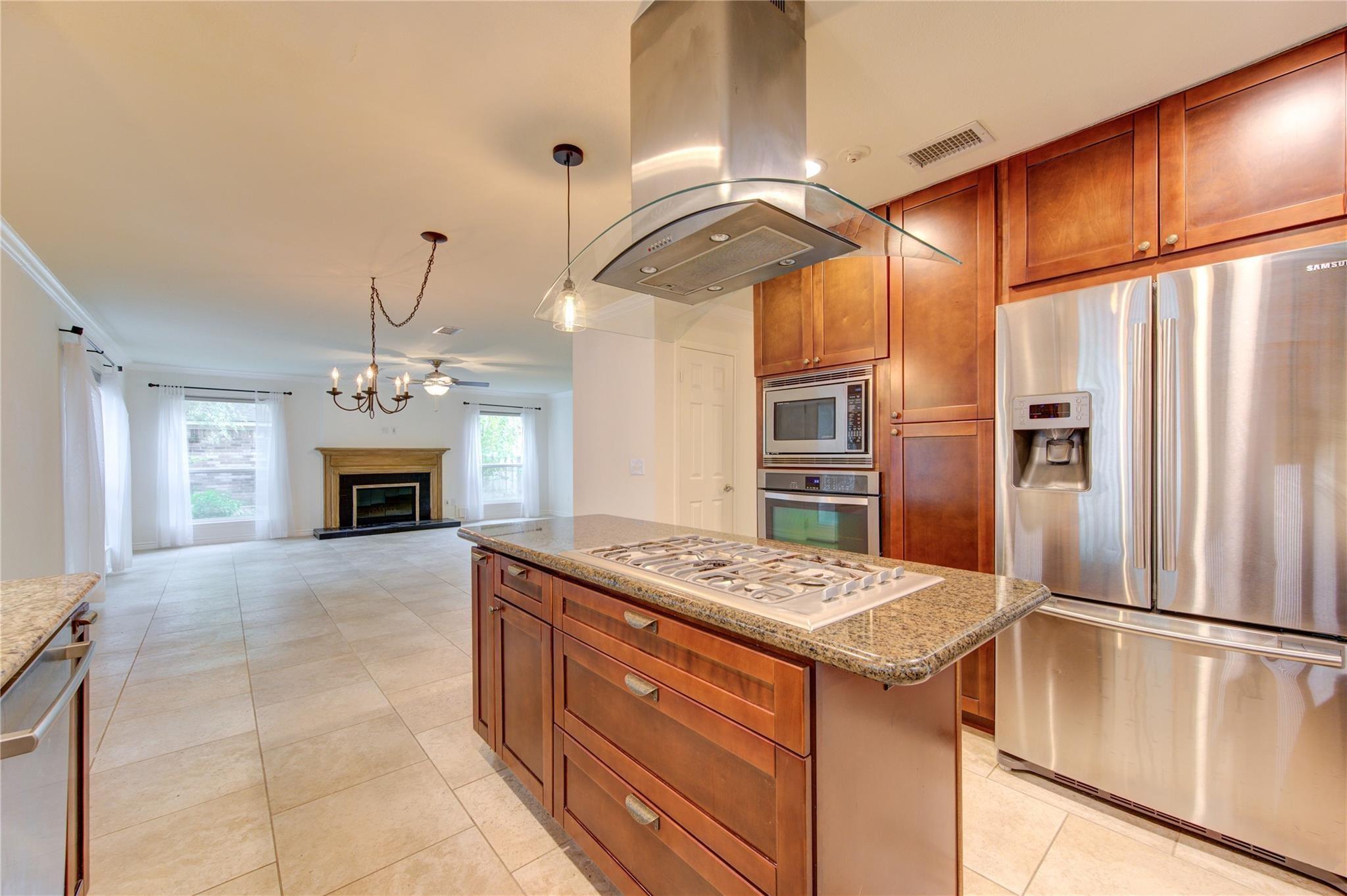 11 Thorn Berry Place