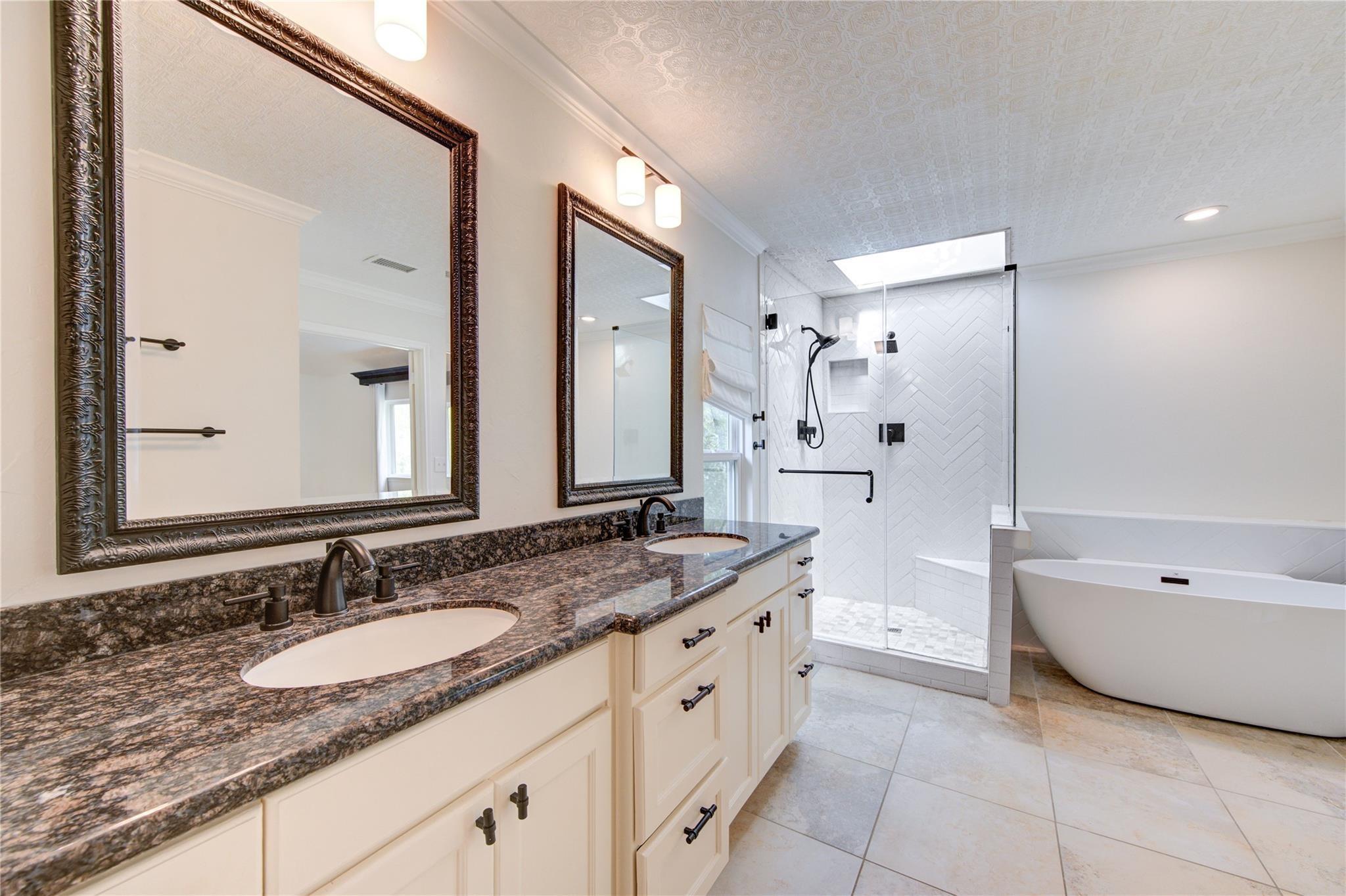 11 Thorn Berry Place