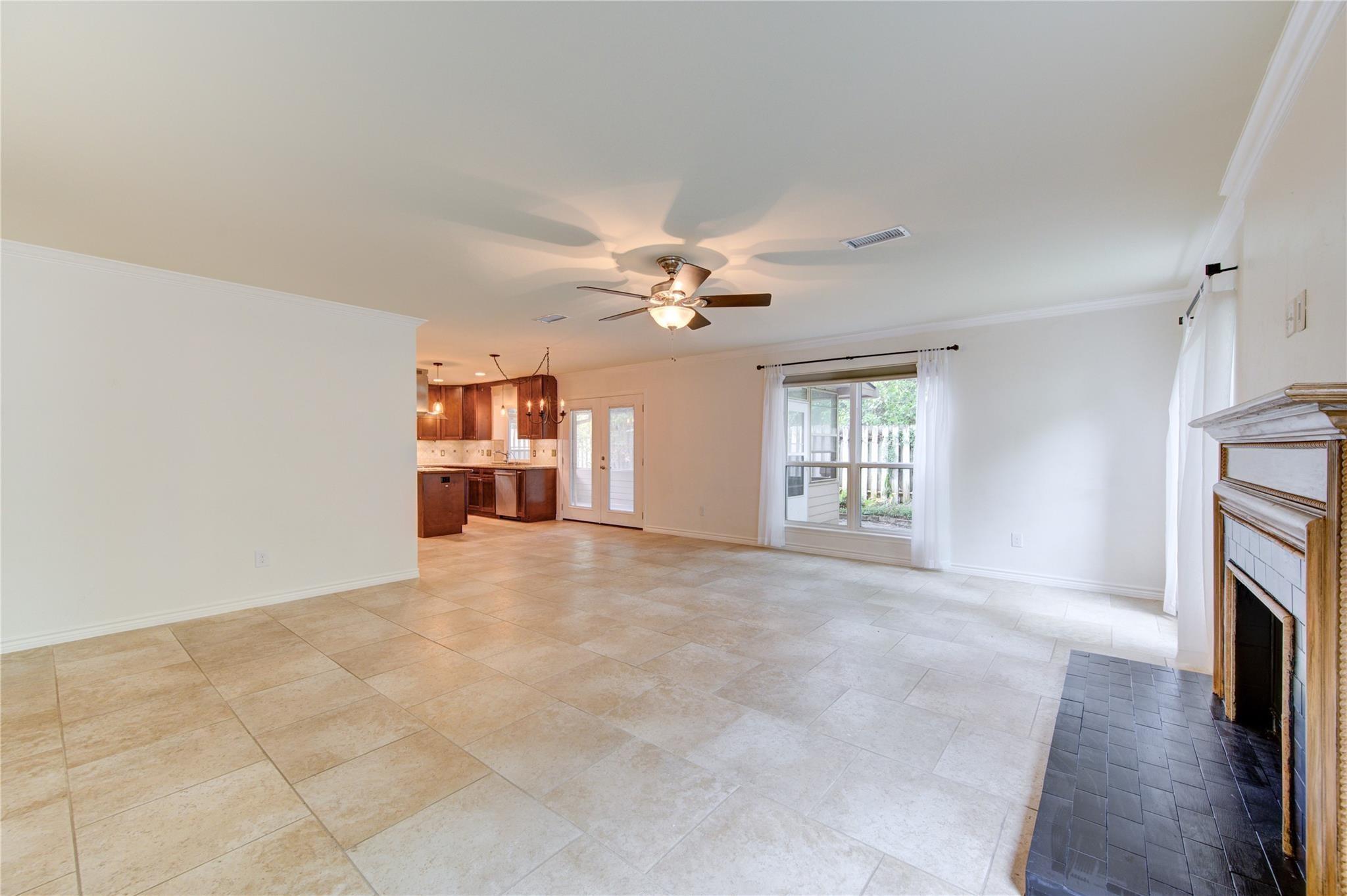 11 Thorn Berry Place