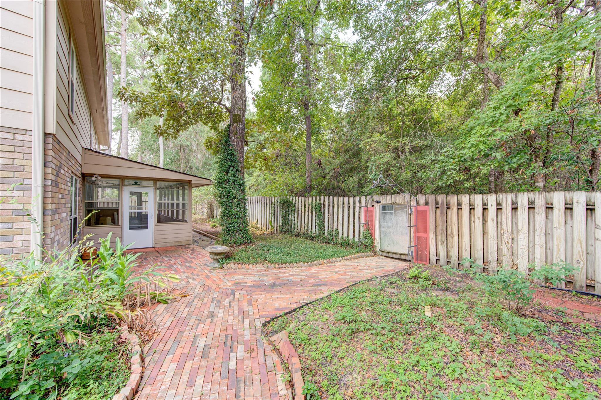 11 Thorn Berry Place