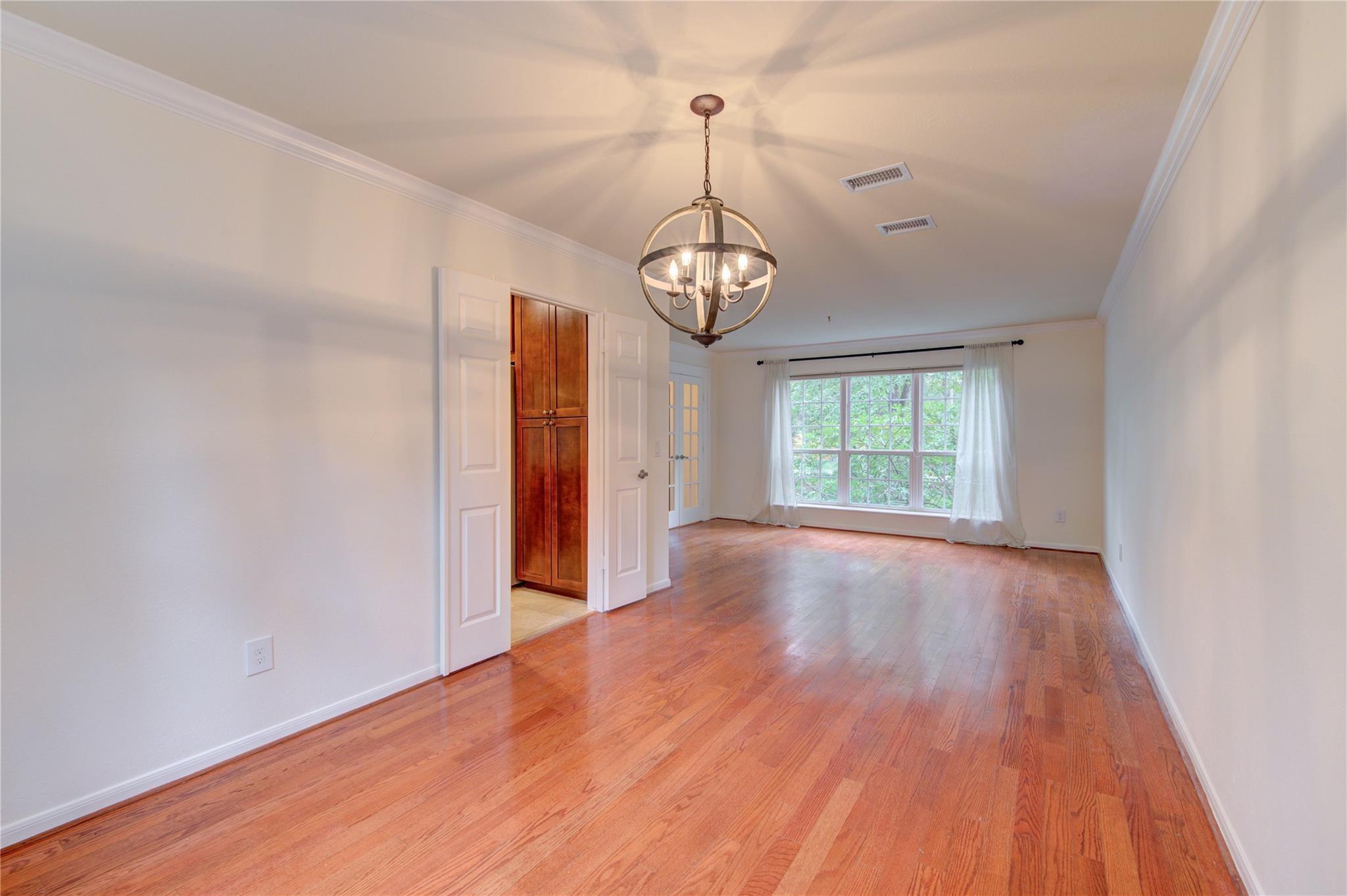 11 Thorn Berry Place