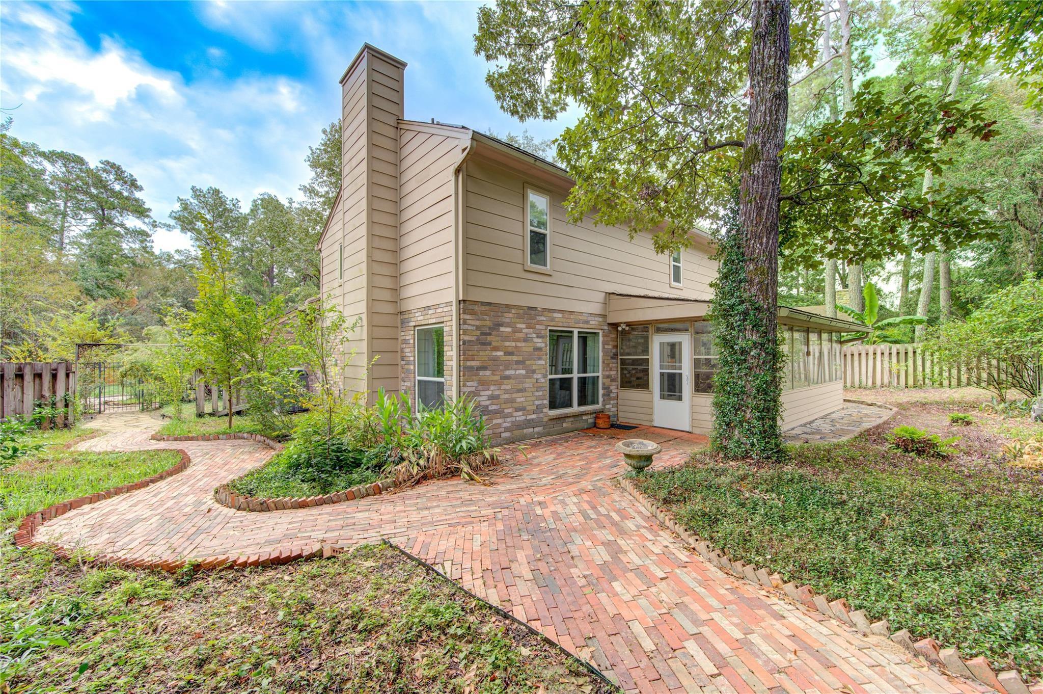 11 Thorn Berry Place