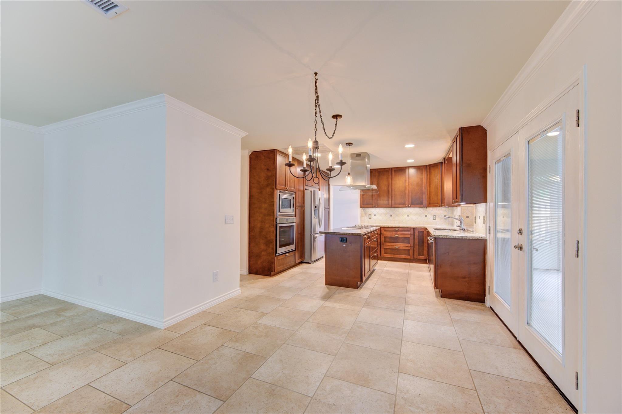 11 Thorn Berry Place