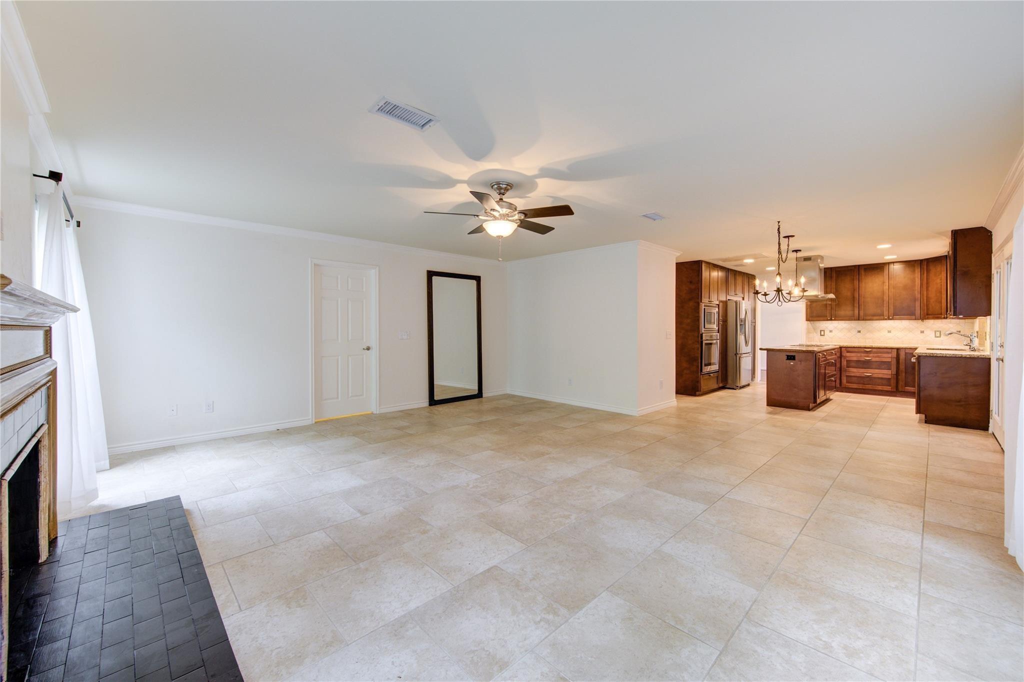 11 Thorn Berry Place