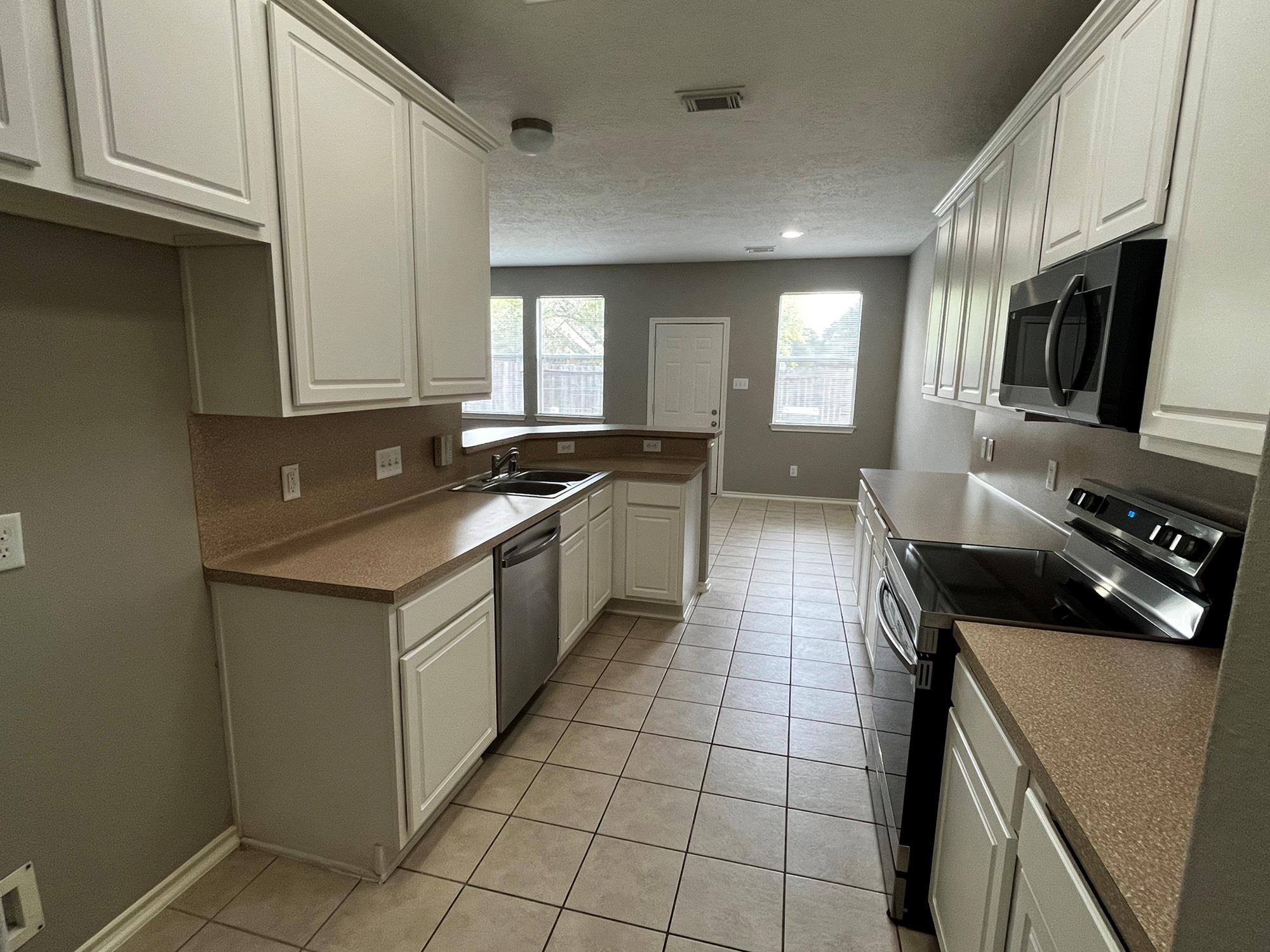 17234 Oakwood Chase Drive