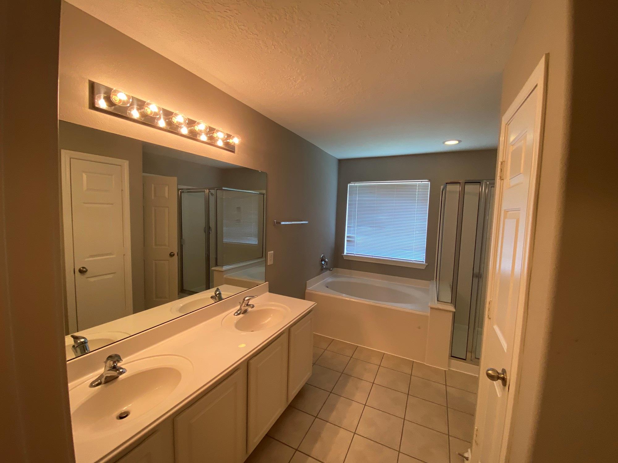 17234 Oakwood Chase Drive