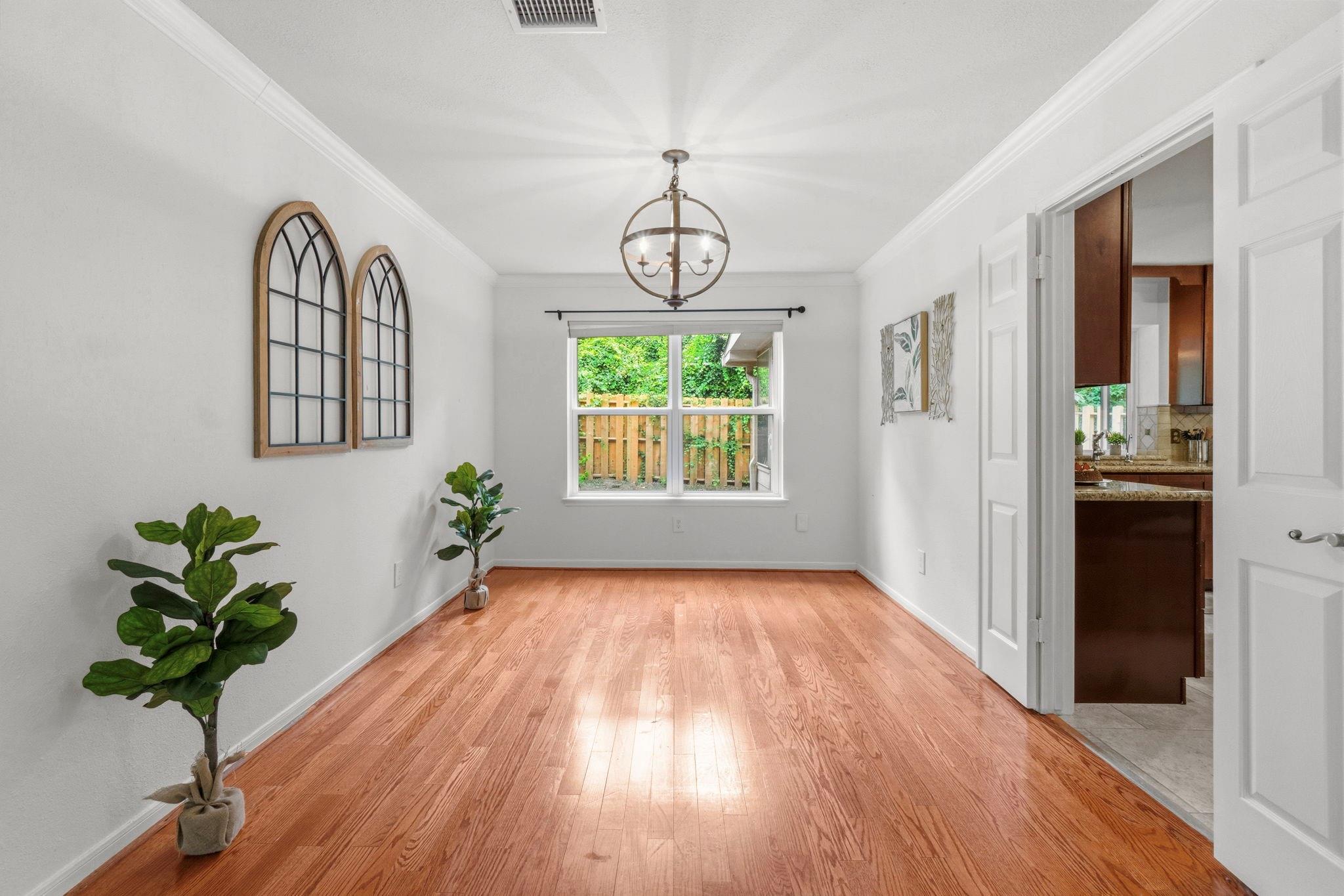 11 Thorn Berry Place