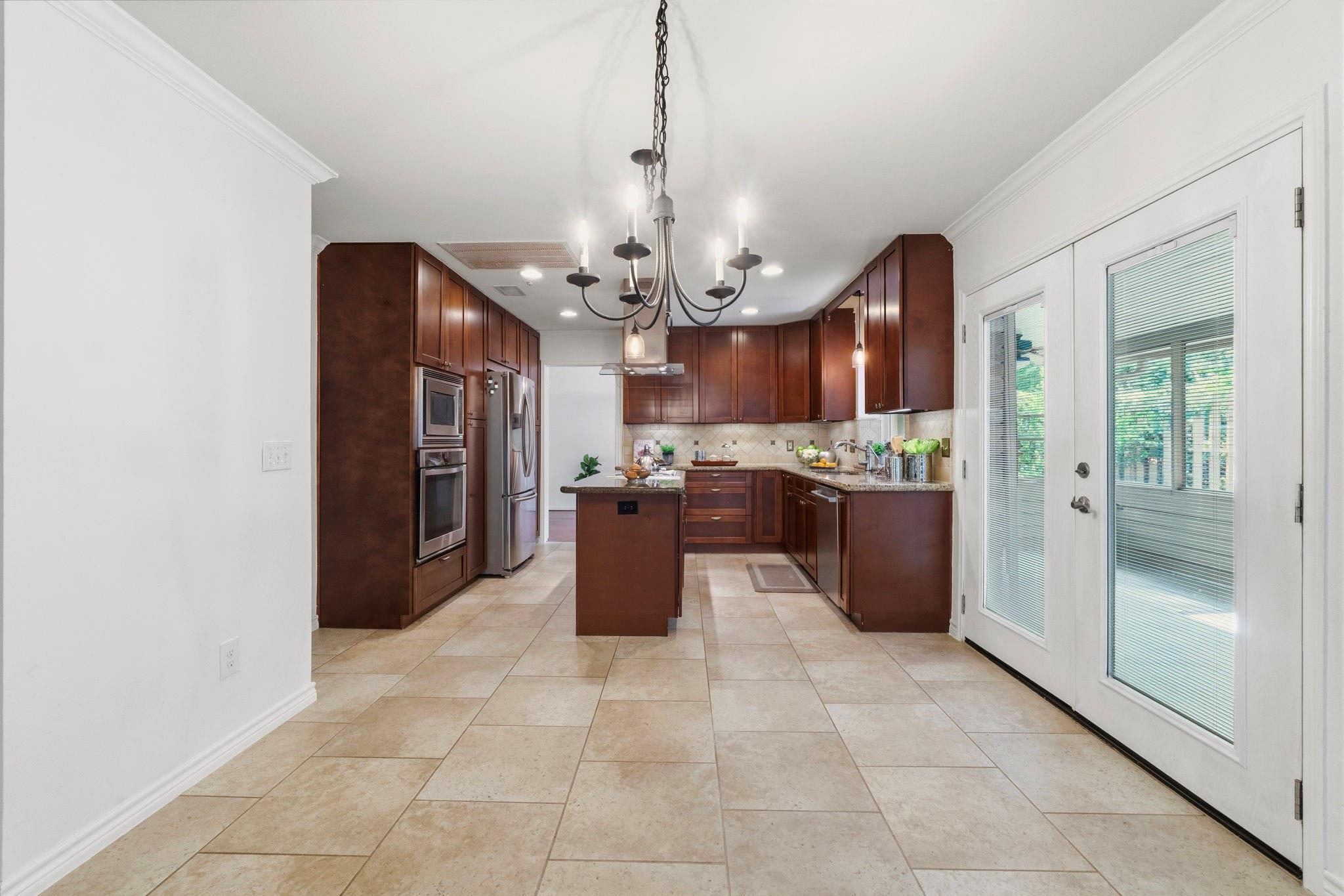 11 Thorn Berry Place