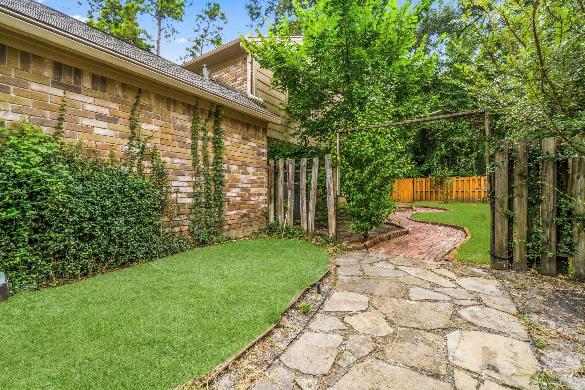 11 Thorn Berry Place