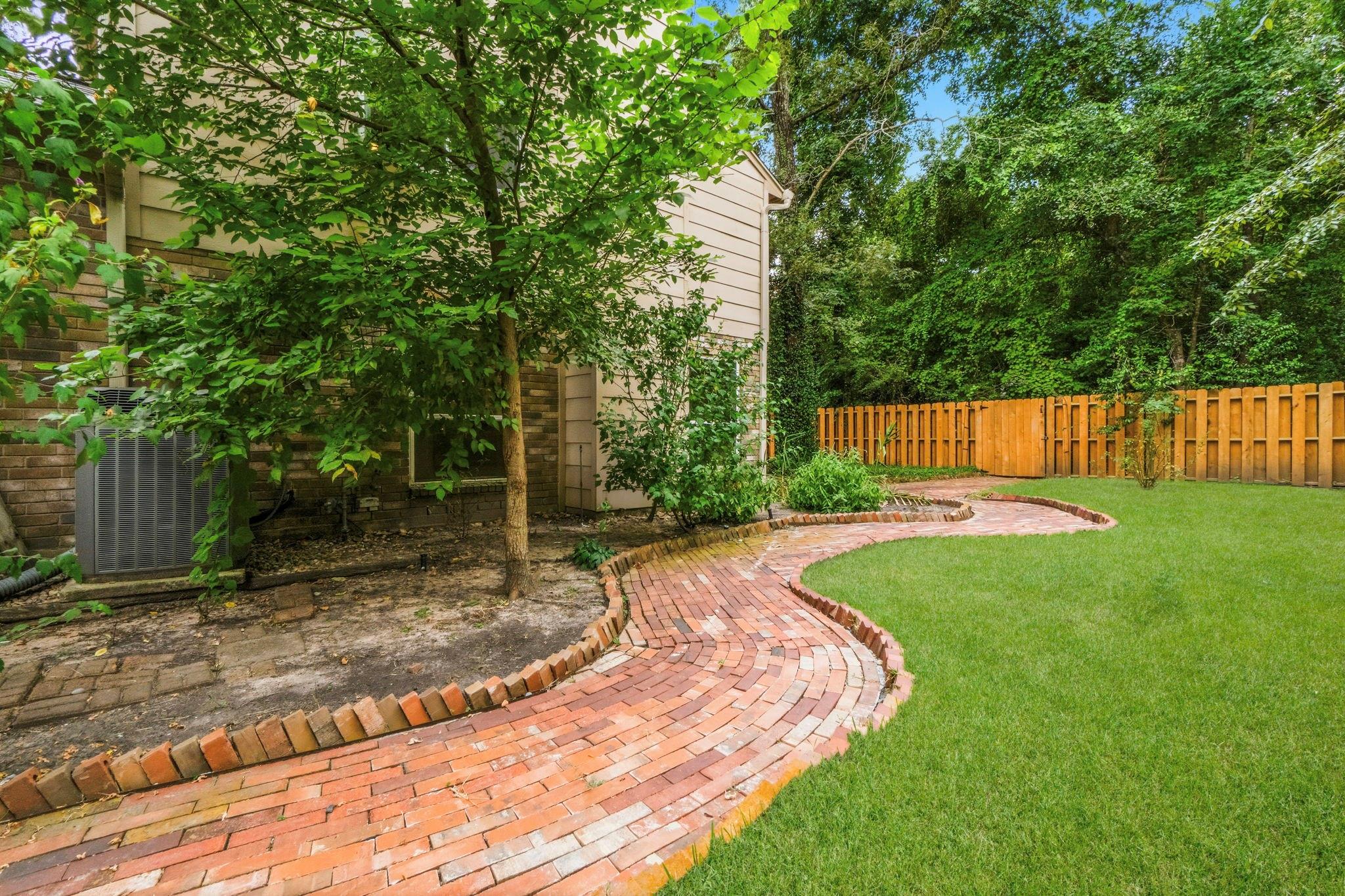 11 Thorn Berry Place