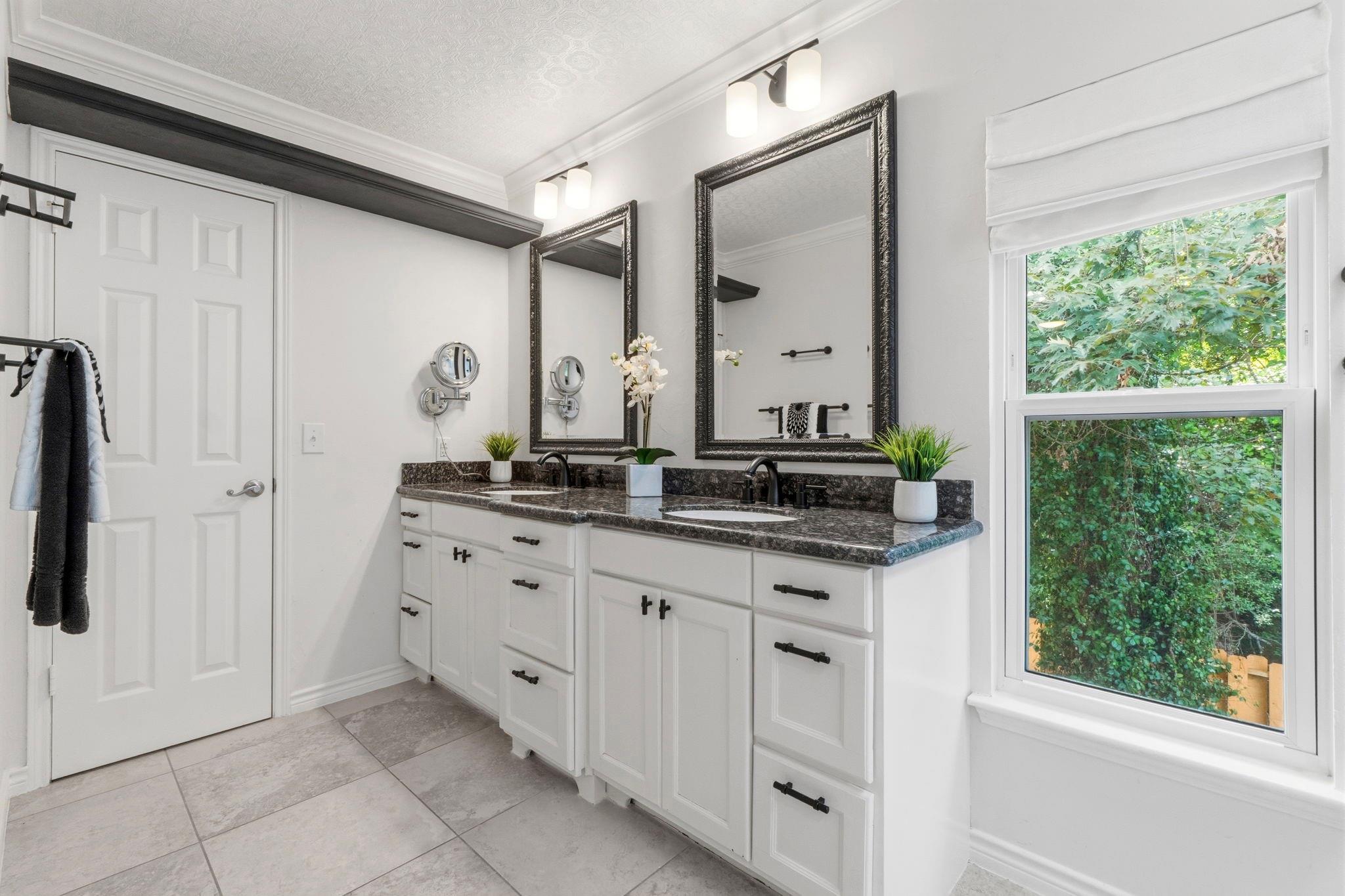 11 Thorn Berry Place