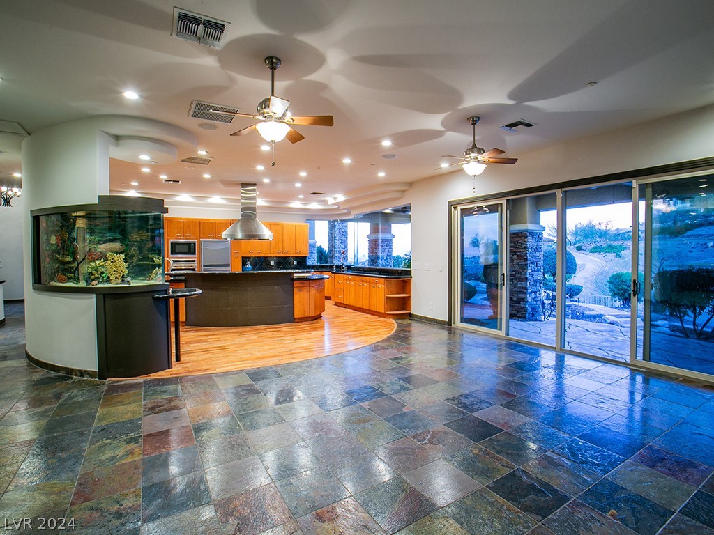 6 Corral De Tierra Place