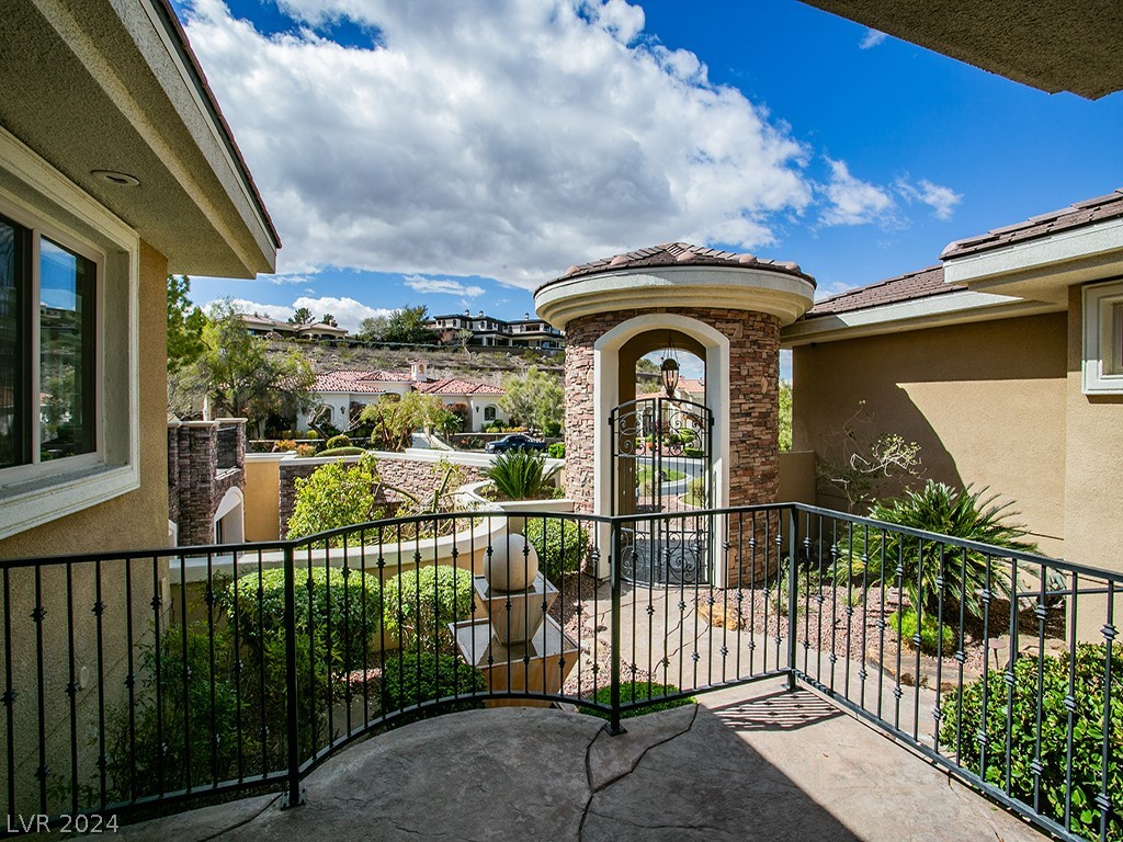 6 Corral De Tierra Place