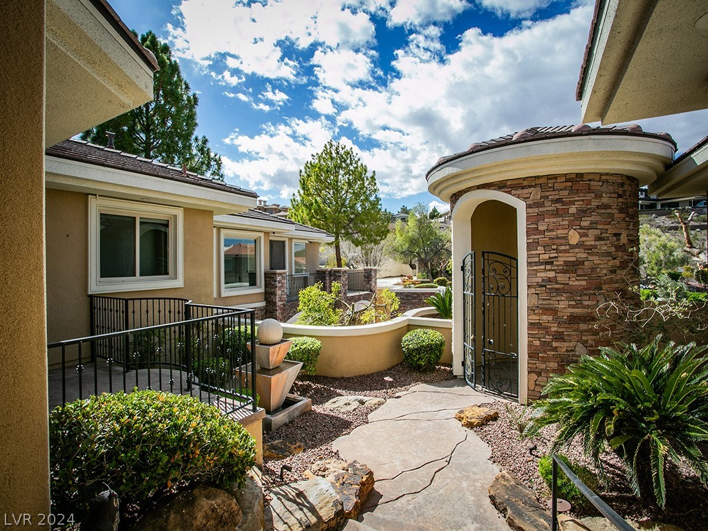6 Corral De Tierra Place