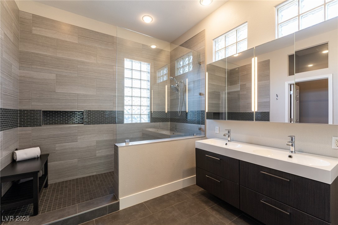 52 Fountainhead Circle