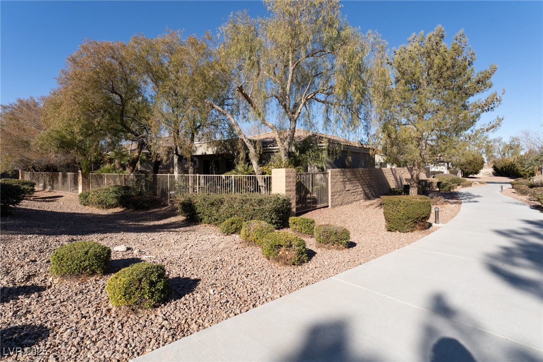 52 Fountainhead Circle