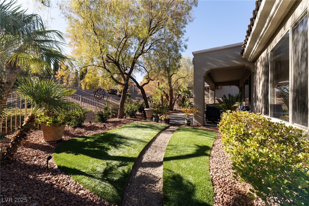 52 Fountainhead Circle