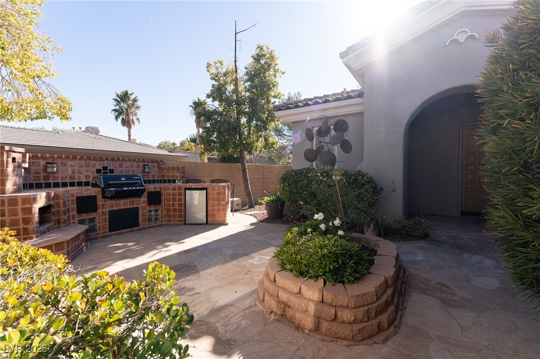 52 Fountainhead Circle